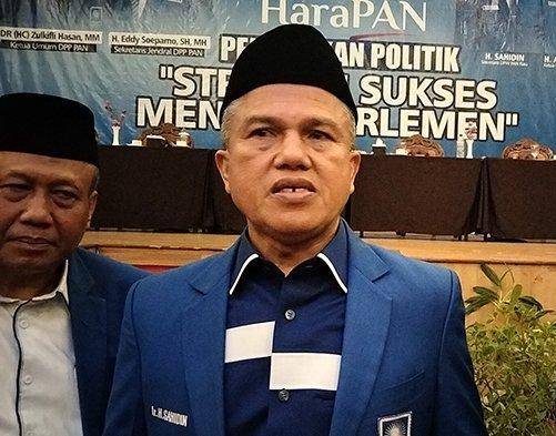 Kader Belum Pasang Foto Prabowo - Gibran, Ini Alasan PAN Riau