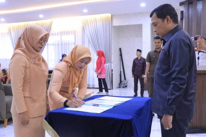 Haswinda Indra Pomi Jabat Ketua DWP Pekanbaru, Muflihun Ajak Sinergi dengan Pemerintah