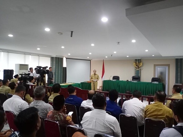 Gubernur Minta Pejabat Pemprov Riau Terbuka Soal Informasi Publik