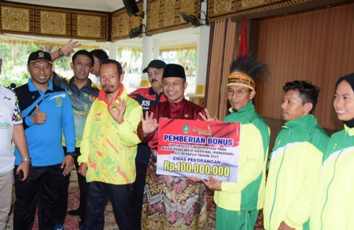 Juara Umum Porprov Riau, Atlet Bengkalis Terima Bonus Rp3,9 Miliar