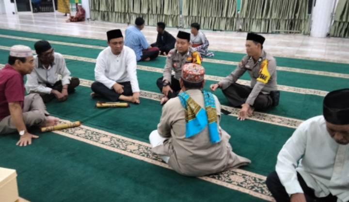 Cooling System Sukseskan Pemilu 2024, Polsek Pekanbaru Kota Sambangi Masjid