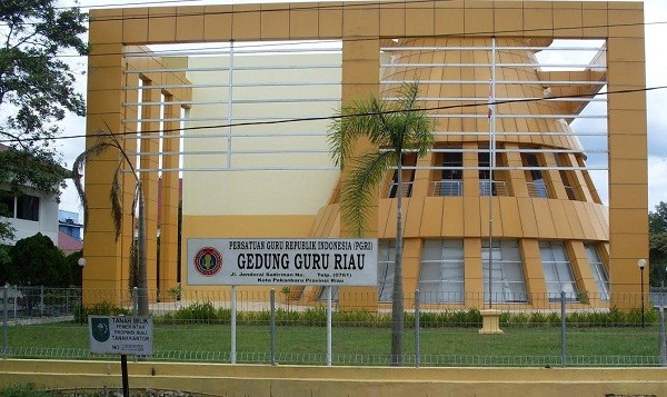 Besok, Gubernur Riau Resmikan Gedung Guru HM Rusli Zainal