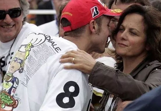 Ibunda Valentino Rossi Buka Suara Sang Anak Didepak Yamaha