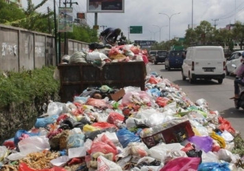 DLHK Pekanbaru Larang Buang Sampah Siang Hari, Ini Jadwalnya