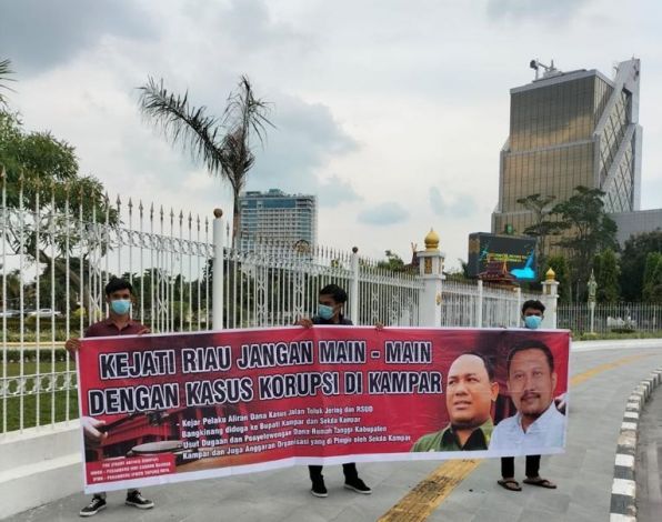 Demo di Pekanbaru, Front Aktivis Kampar Minta Kejati Periksa Bupati Catur