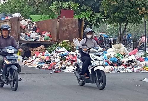 Sanksi Tipiring bagi Pembuang Sampah Sembarangan Belum Juga Diterapkan