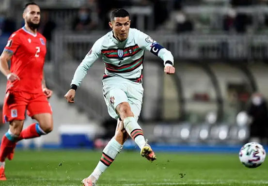 Cristiano Ronaldo Akhiri Puasa Gol, Portugal Cukur Luksemburg