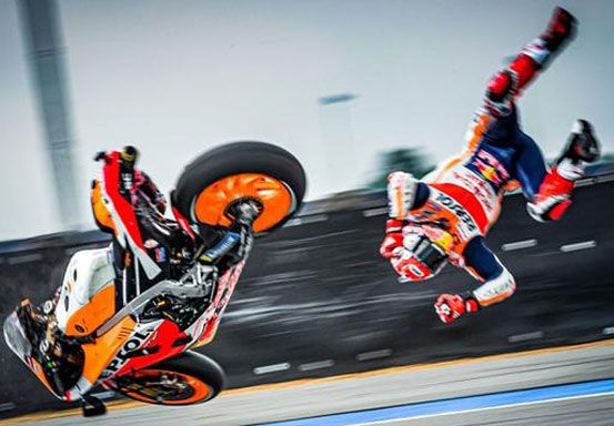 Sering Terjatuh, Marc Marquez Dinasihati Legenda MotoGP untuk Tidak Gegabah