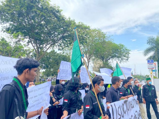 Mahasiswa Desak Kajati Riau Tuntaskan Korupsi di Siak, Tidak Sanggup Mundur