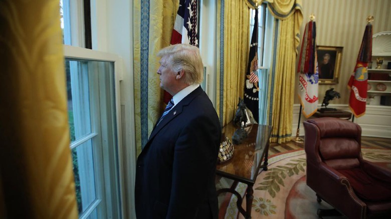 Usai Kunjungan ke Luar Negeri, Trump Murung dan Kesepian