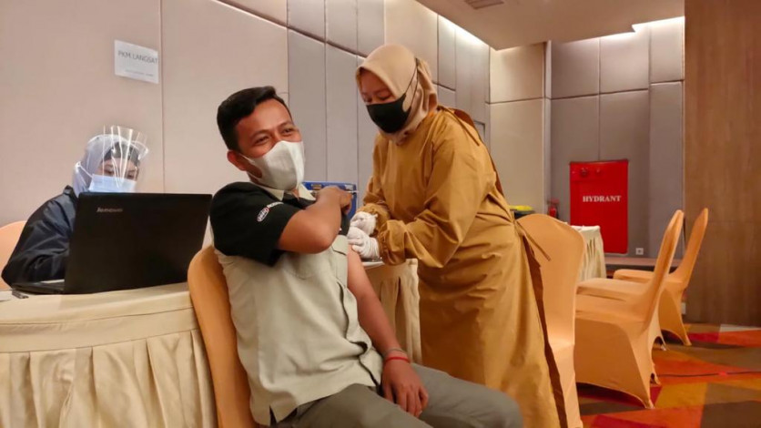 Target 2.500 Orang, Besok Vaksinasi Massal Pindah ke Furaya Hotel