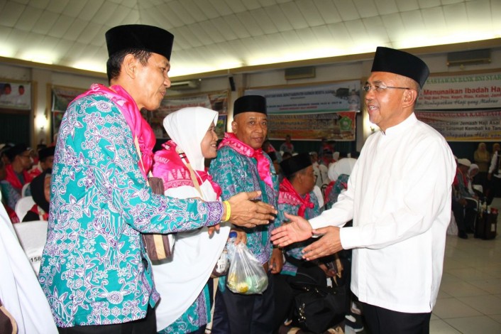Gubri Lepas Keberangkatan JCH Kloter 1 Riau
