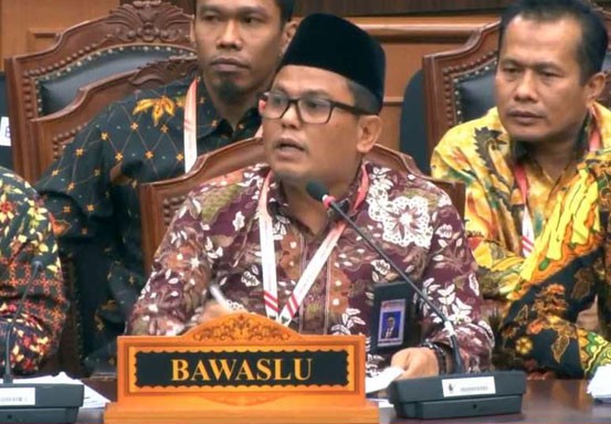 Hadiri Sidang Pemeriksaan Saksi Di MK, Bawaslu Riau Jelaskan Perkara Nasdem dan PDI Perjuangan