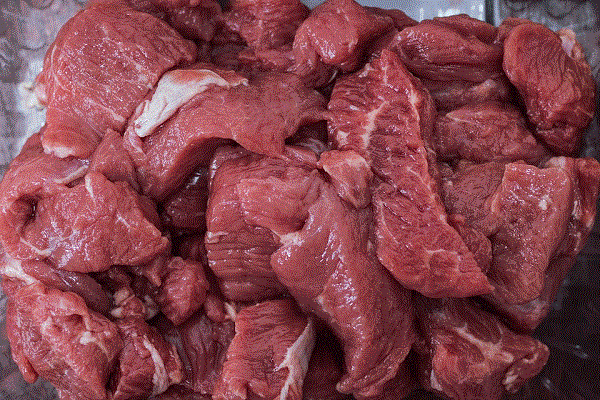5 Cara Mudah Menghilangkan Bau Amis Daging pada Peralatan Masak