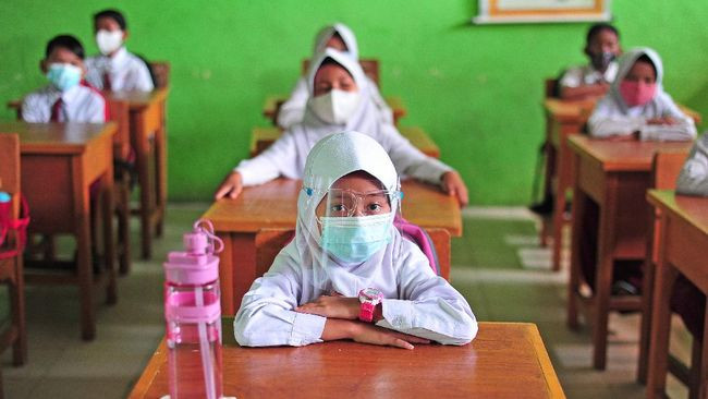 Sekolah Tatap Muka di Riau Tergantung Tingkat Vaksinasi