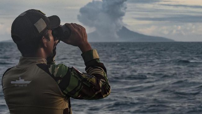 Senin Pagi, Letusan Anak Krakatau Picu Empat Kegempaan