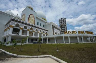 Gubernur Sambut Tahun Baru Bersama Ratusan Remaja Masjid di Masjid Nurul Wathan Riau
